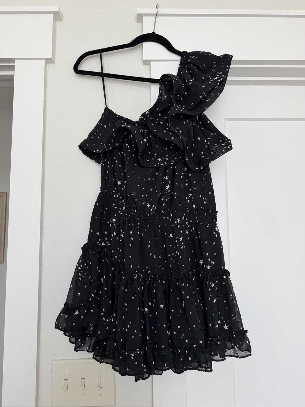 Buddy Love Black One-Shoulder Ruffle Star-Print Dress